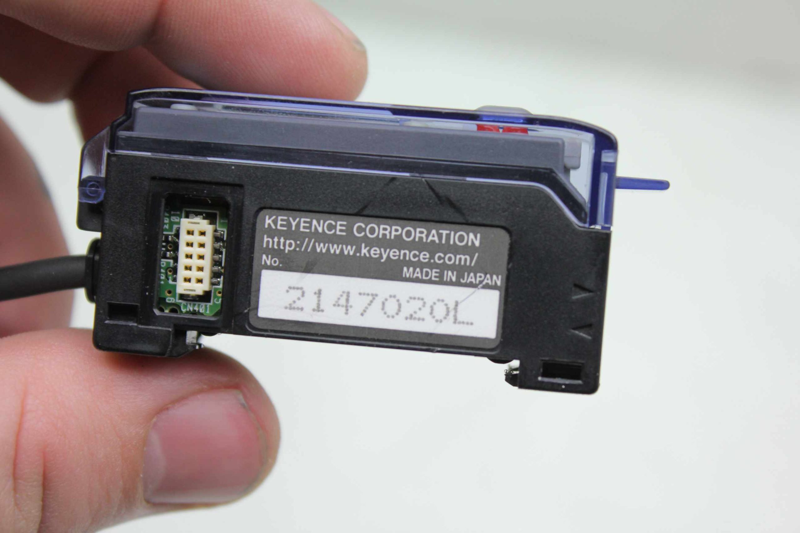 2 Keyence FS-V1P Photoelectric Fiber Optic Amplifiers w FS-T2P Slave Amplifier - Used - Image 15