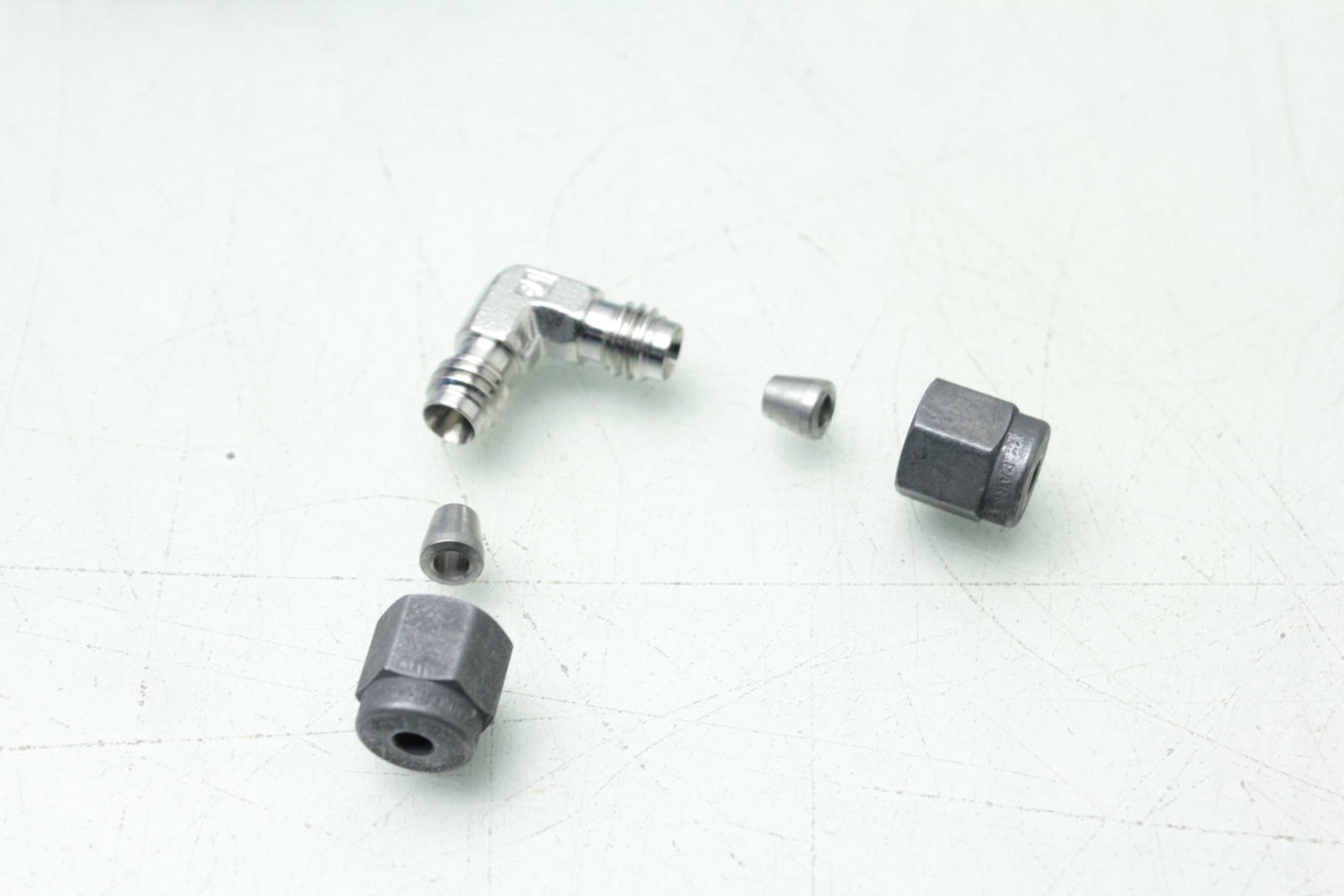 5 New Parker 2-2 EBZ-SS CPI Union Elbows / 1/8" x 1/8" / Stainless / SS-200-9 - New - Image 3
