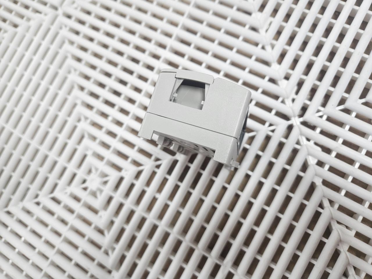 Allen Bradley 1790-T16BV0X Expansion Unit 16 Channel DC Input - Used - Image 4