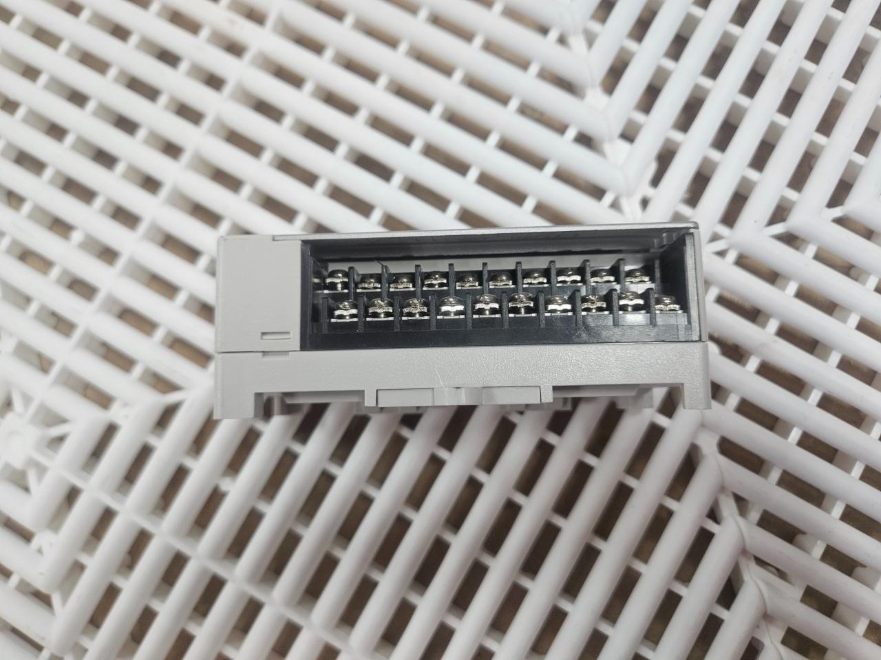 Allen Bradley 1790-T16BV0X Expansion Unit 16 Channel DC Input - Used - Image 5