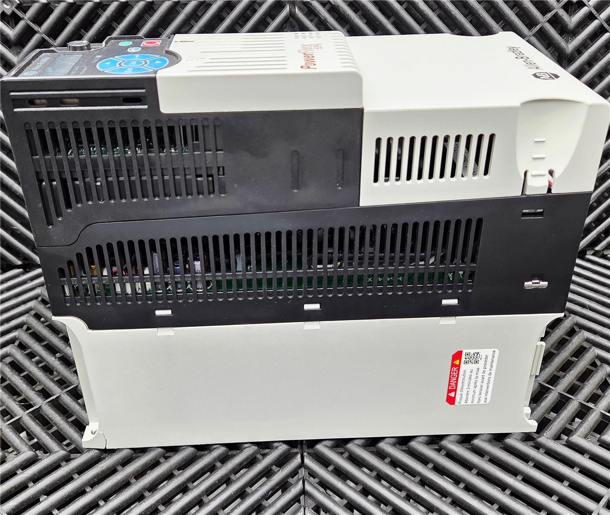 Allen-Bradley 25B-D024N104 Ser A PowerFlex 525 AC Drive 15HP w/ 25-COMM-E2P, USA - New other (see details) - Image 11