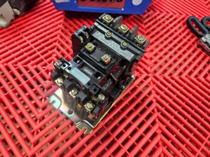 Allen Bradley 500F-A0D920 Nema Size 1 Motor Starter 110-120V Coil - Used - Image 8