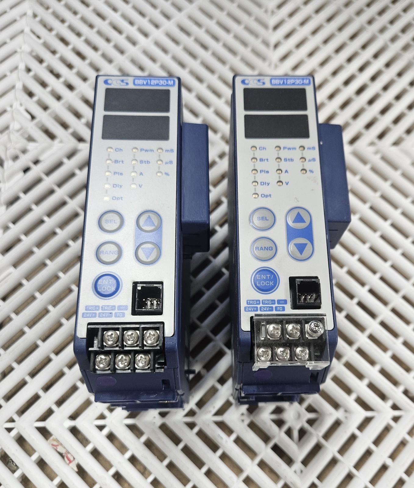 CCS BBV12P30-M 24VDC LED Lighting Controller Strobe Used Qty 2 - Used