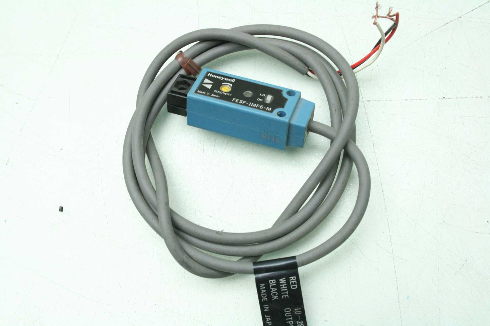 Honeywell FE5F-1MF6-M Fiber Optic Sensor - Used