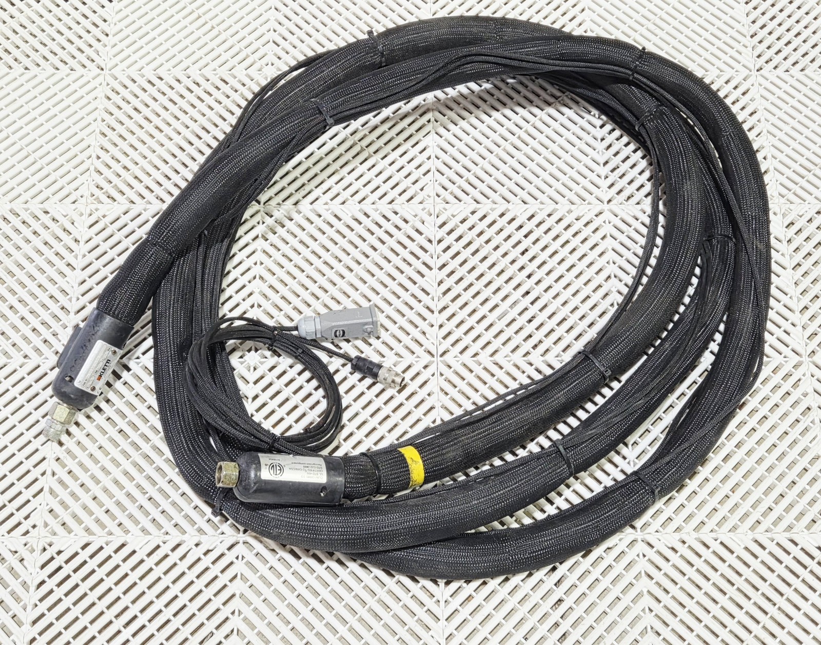 Kletti K1073P10055-1-UL 230V 825W Heated Fluid Hose Assembly ~17 ft - Used