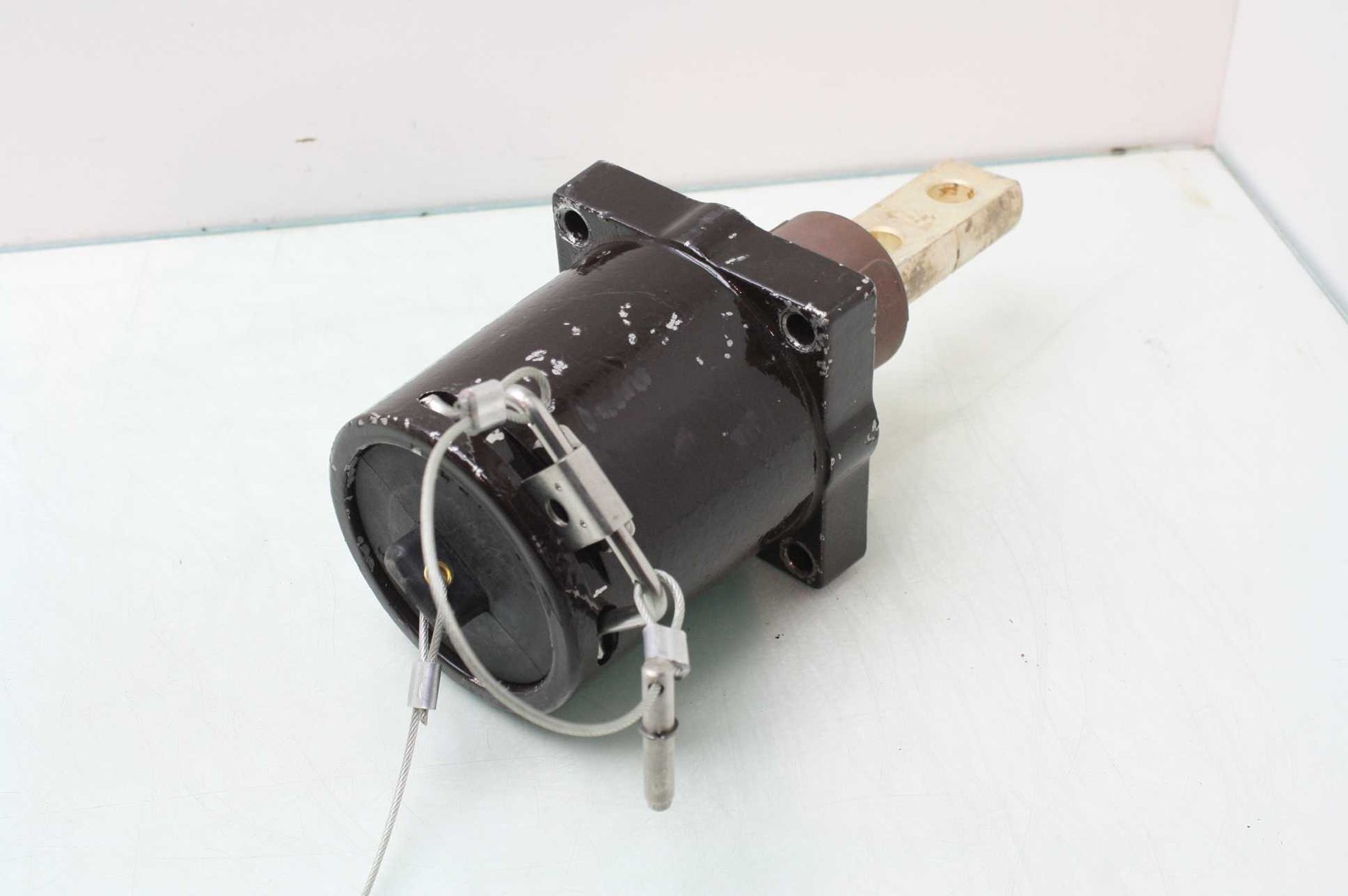 Leviton 49FR2-XH Rhino-Hide 49 Series High Current Receptacle Power Connector - Used - Image 3