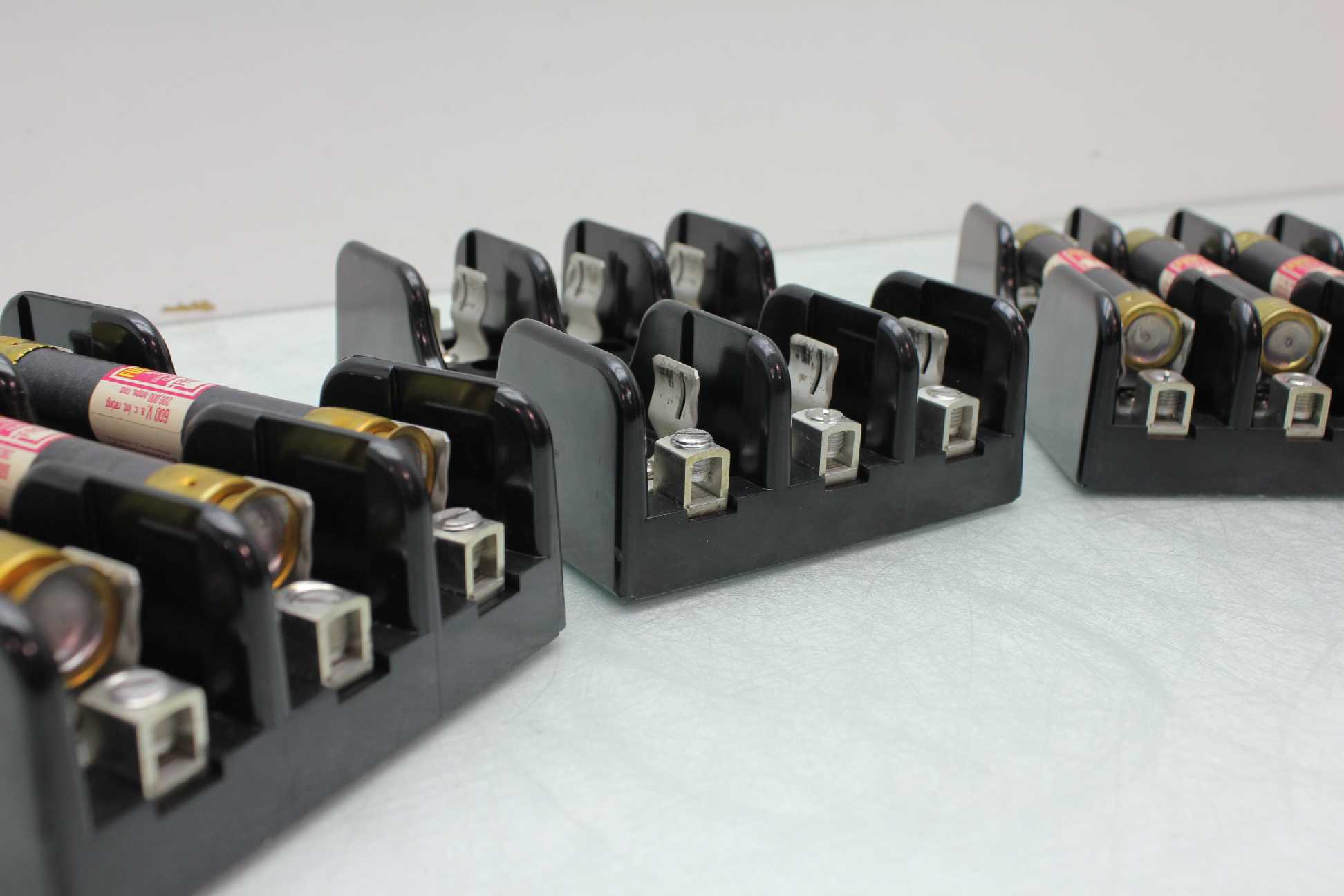 Lot of 3 Marathon 6F30A3B 3 Pole 30A / 600V Fuse Holder 6 Fusetron FRS-2 Fuses - Used - Image 16
