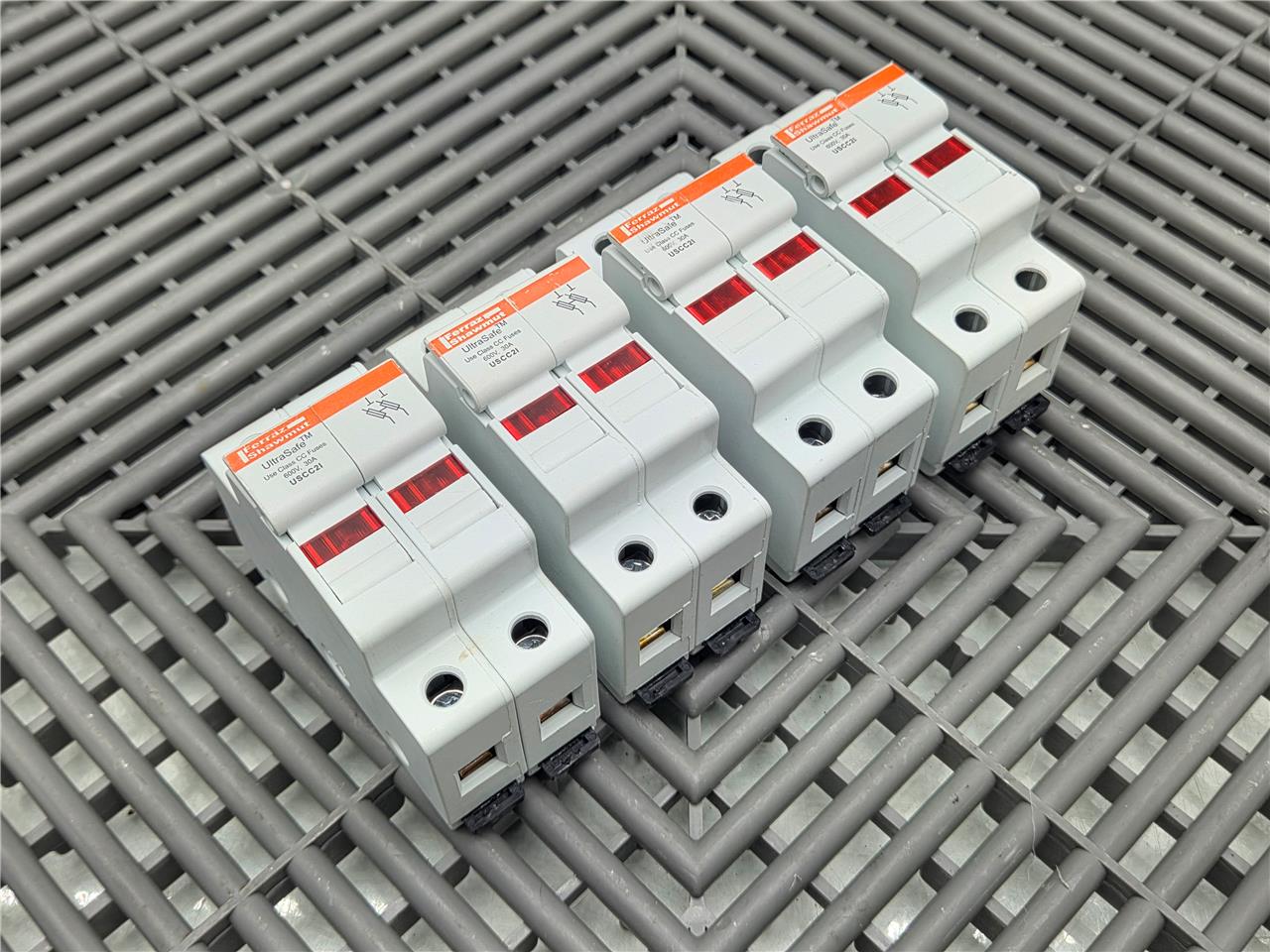 Lot of 4 Ferraz Shawmut USCC2I UltraSafe Fuse Holders, 30A 600V w/ LP-CC-5 Fuses - Used - Image 8