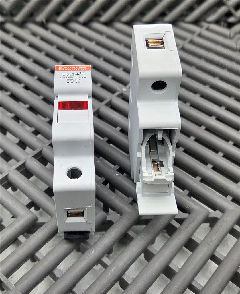 Lot of 5 Ferraz Shawmut USCC1I UltraSafe Fuse Holders, 30A 600V - Used - Image 9