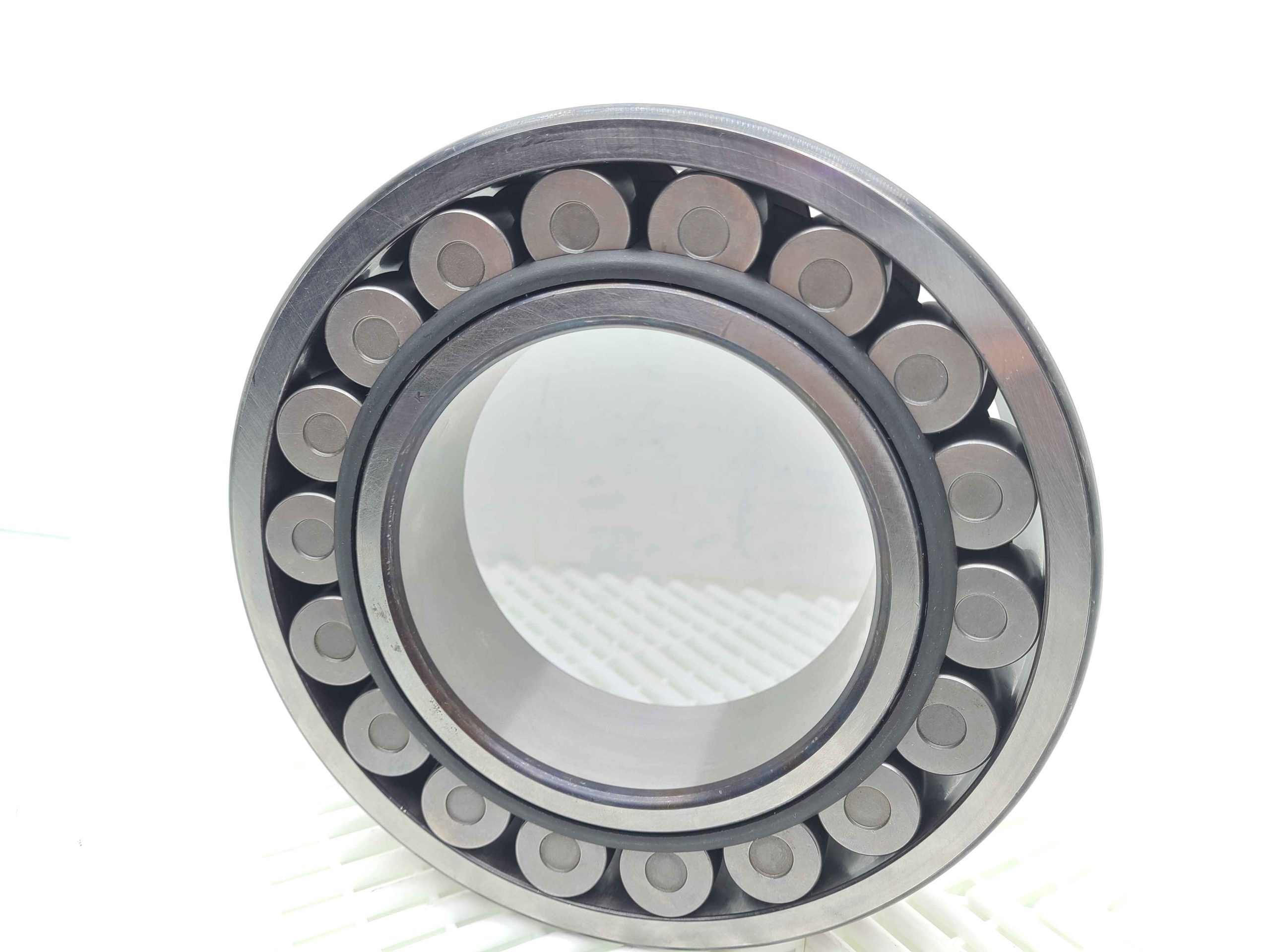 NSK 22222EAE4 C3 Spherical Roller Bearing 110mm ID 200mm OD 53mm Width - Used - Image 11