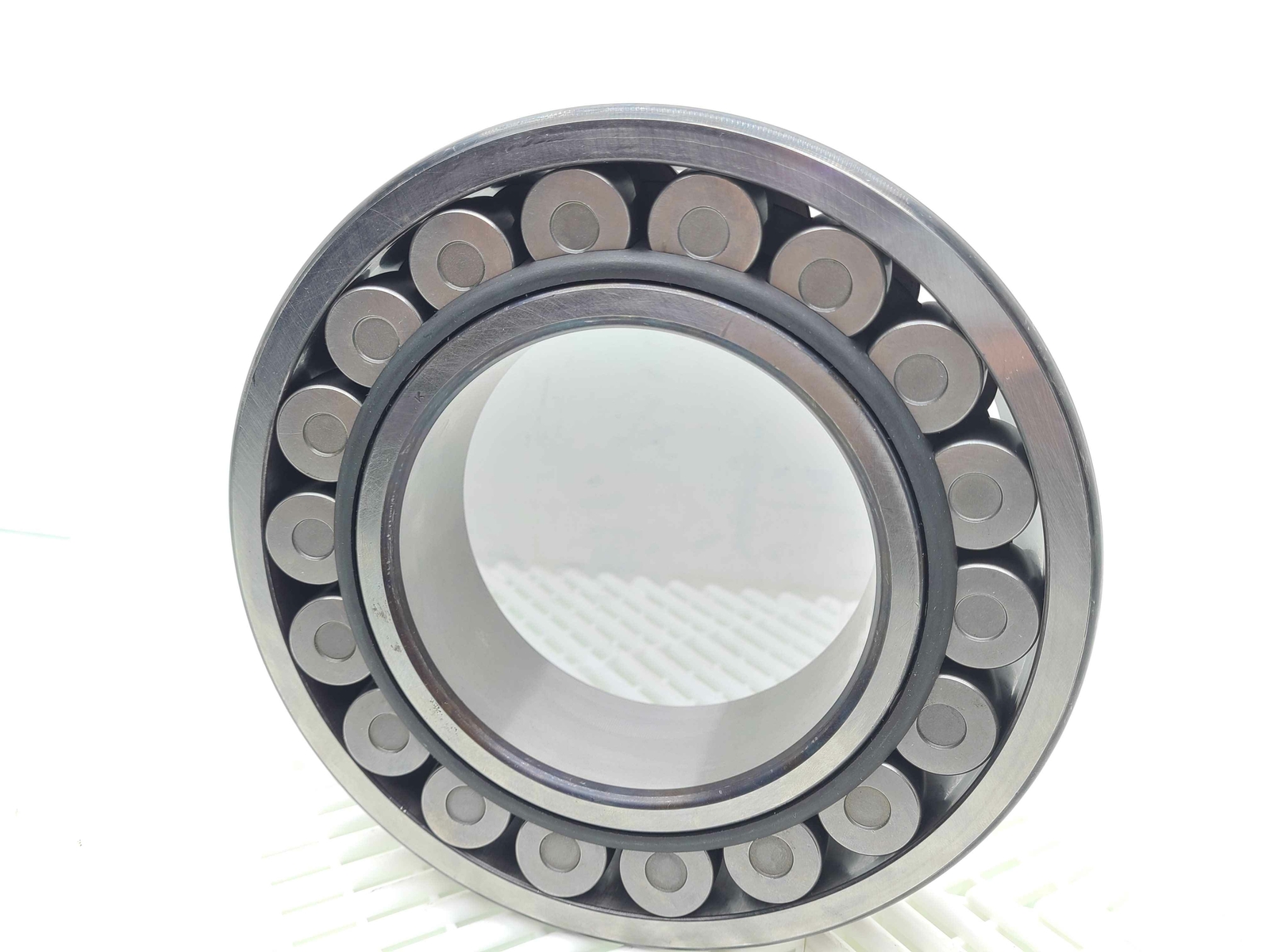 NSK 22222EAE4 C3 Spherical Roller Bearing 110mm ID 200mm OD 53mm Width - Used - Image 4