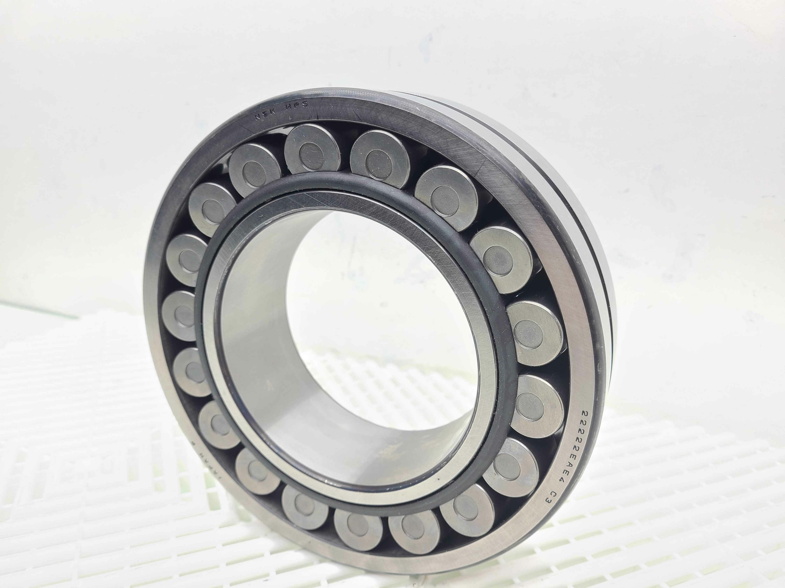 NSK 22222EAE4 C3 Spherical Roller Bearing 110mm ID 200mm OD 53mm Width - Used