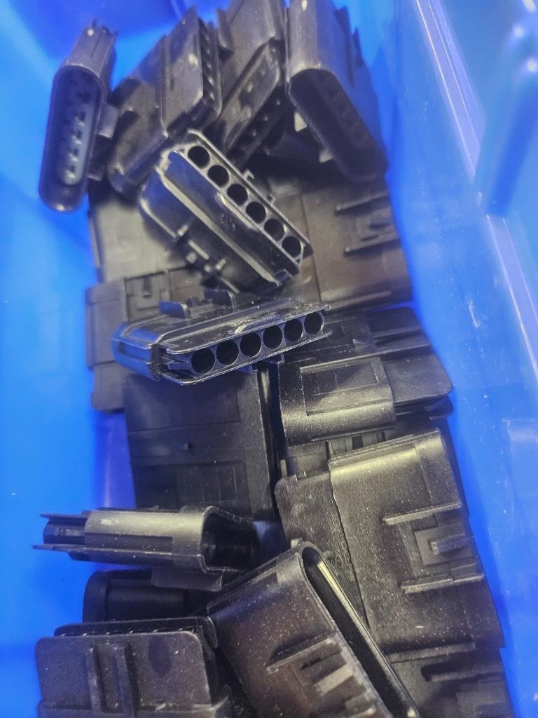 New (24) Aptiv 15326640 GT 280 Series, 6-Way Sealed Male Connector - New - Image 6