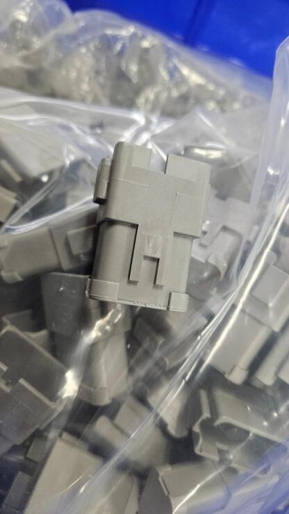 New Deutsch DT04-12PA-P075 Bussed Feedback Receptacle Plug Assembly 12 Pin - New - Image 3