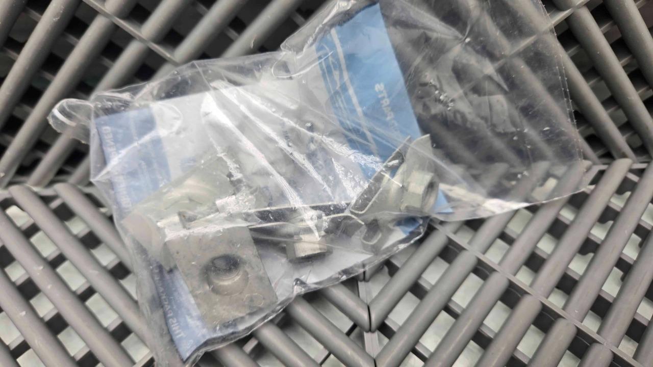 New Genuine Ford W707640-S439 4X Super Duty Rear Plate Retainer Nut - New - Image 11