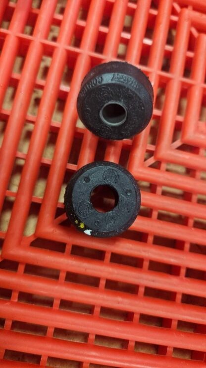 New McMaster 6309K32 Vibration Dampening Grommet Clamp 3/8" Bolt - New - Image 5