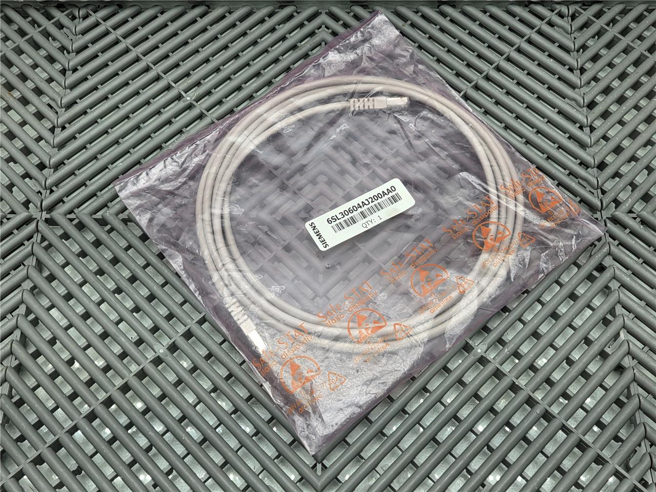 New Siemens DRIVE-CLIQ Signal Cable 6SL3060-4AJ20-0AA0 3m Length - New other (see details) - Image 6