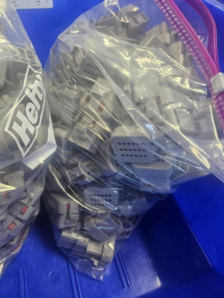 New TE Connectivity Deutsch DTV06-18SA-C015 Connector 18 Position - New - Image 4