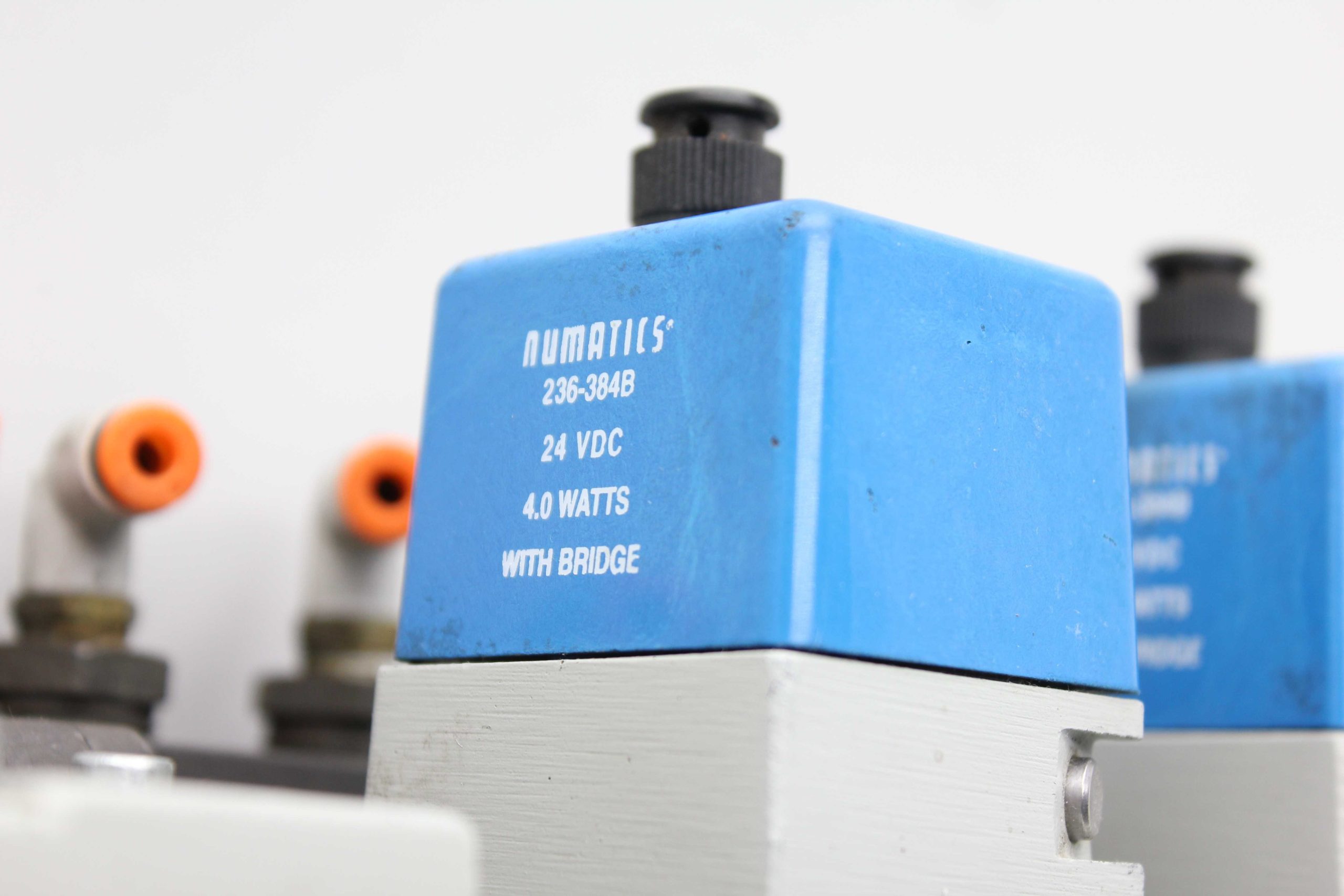 Numatics I23BB4Z2MN00061 5-Station Solenoid Valve Manifold DB25 24VDC Used - Used - Image 15
