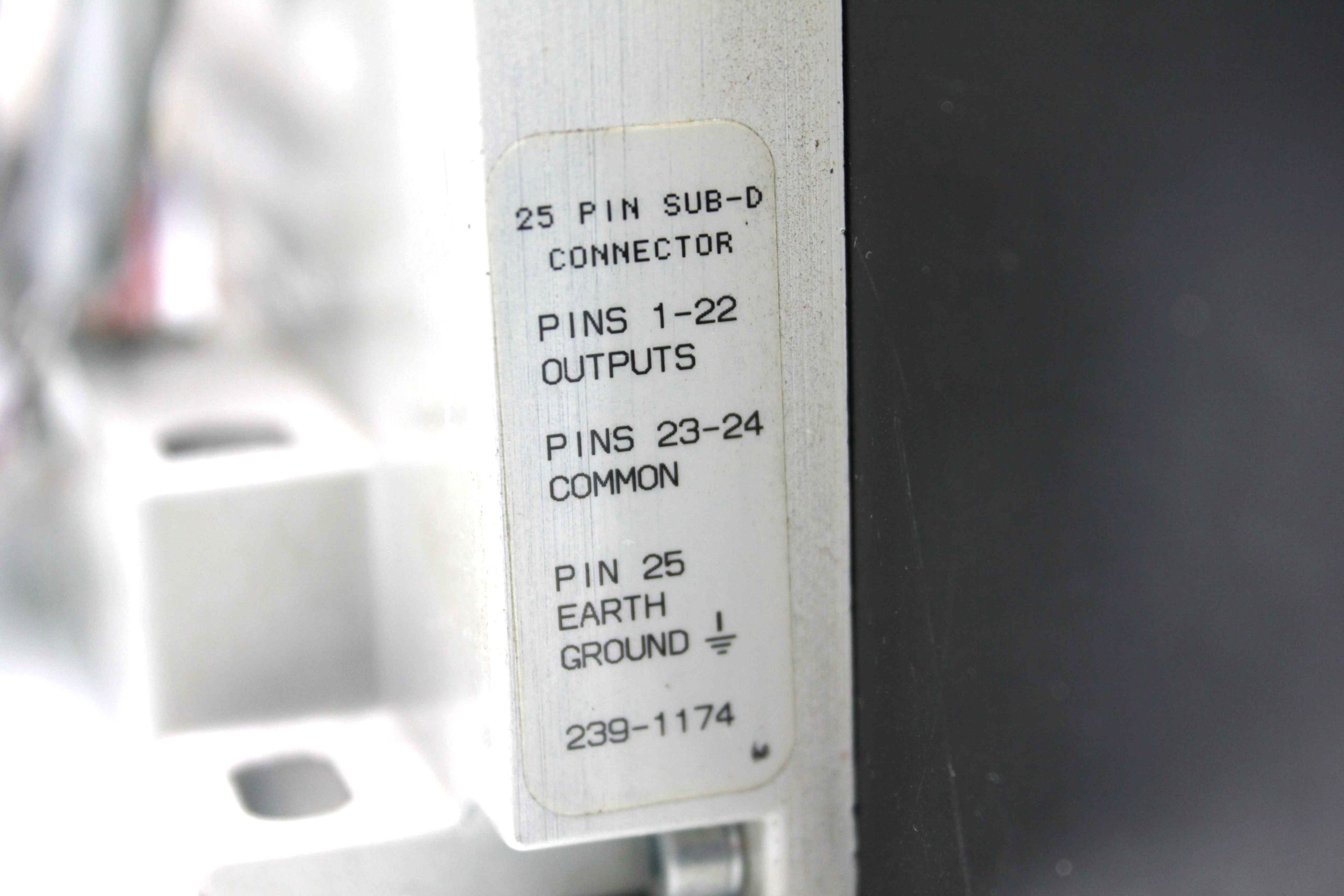Numatics I23BB4Z2MN00061 5-Station Solenoid Valve Manifold DB25 24VDC Used - Used - Image 19