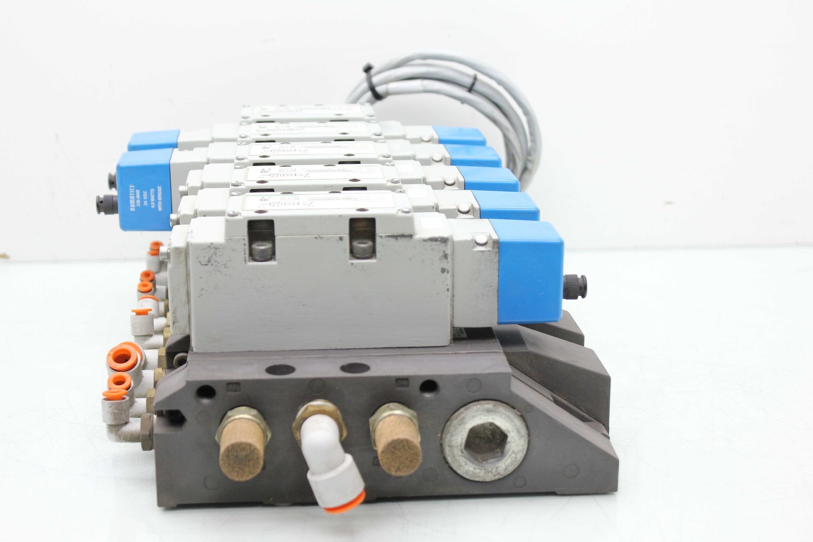 Numatics I23BB4Z2MN00061 5-Station Solenoid Valve Manifold DB25 24VDC Used - Used - Image 6