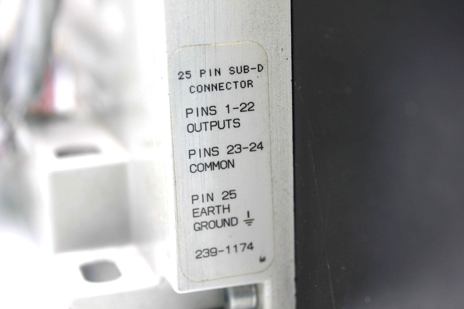 Numatics I23BB4Z2MN00061 5-Station Solenoid Valve Manifold DB25 24VDC Used - Used - Image 8