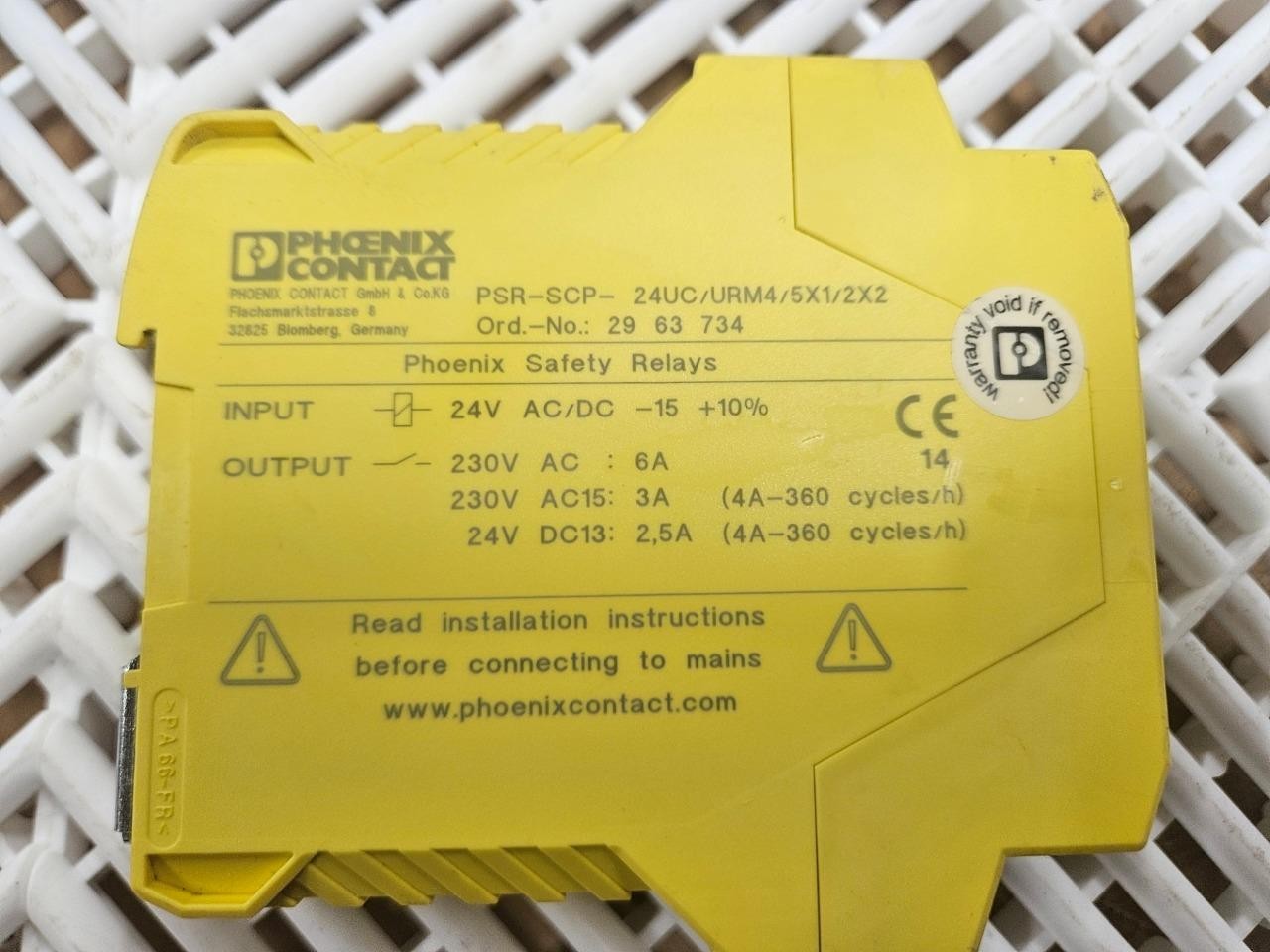 Phoenix Contact PSR-SCP-24UC/URM4/5x1/2X2 Safety Relay 2963734 - Used - Image 3