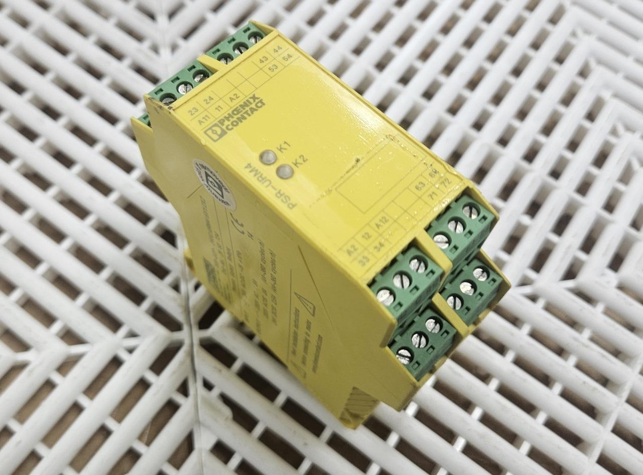 Phoenix Contact PSR-SCP-24UC/URM4/5x1/2X2 Safety Relay 2963734 - Used - Image 8