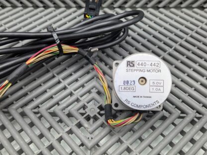 RS 440-442 Unipolar Hybrid Stepping Motor 1.8°, 0.50Nm, 5.0V DC, 1 A - Used - Image 3