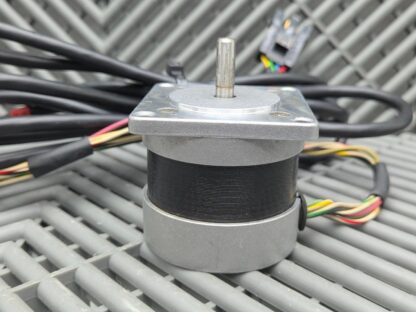 RS 440-442 Unipolar Hybrid Stepping Motor 1.8°, 0.50Nm, 5.0V DC, 1 A - Used - Image 7