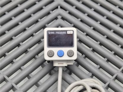 SMC ISE40A-N01-V-P Pressure Switch, 145psi - Used - Image 3