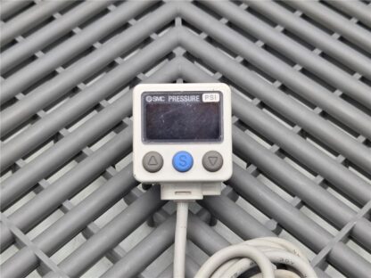 SMC ISE40A-N01-V-P Pressure Switch, 145psi - Used - Image 10
