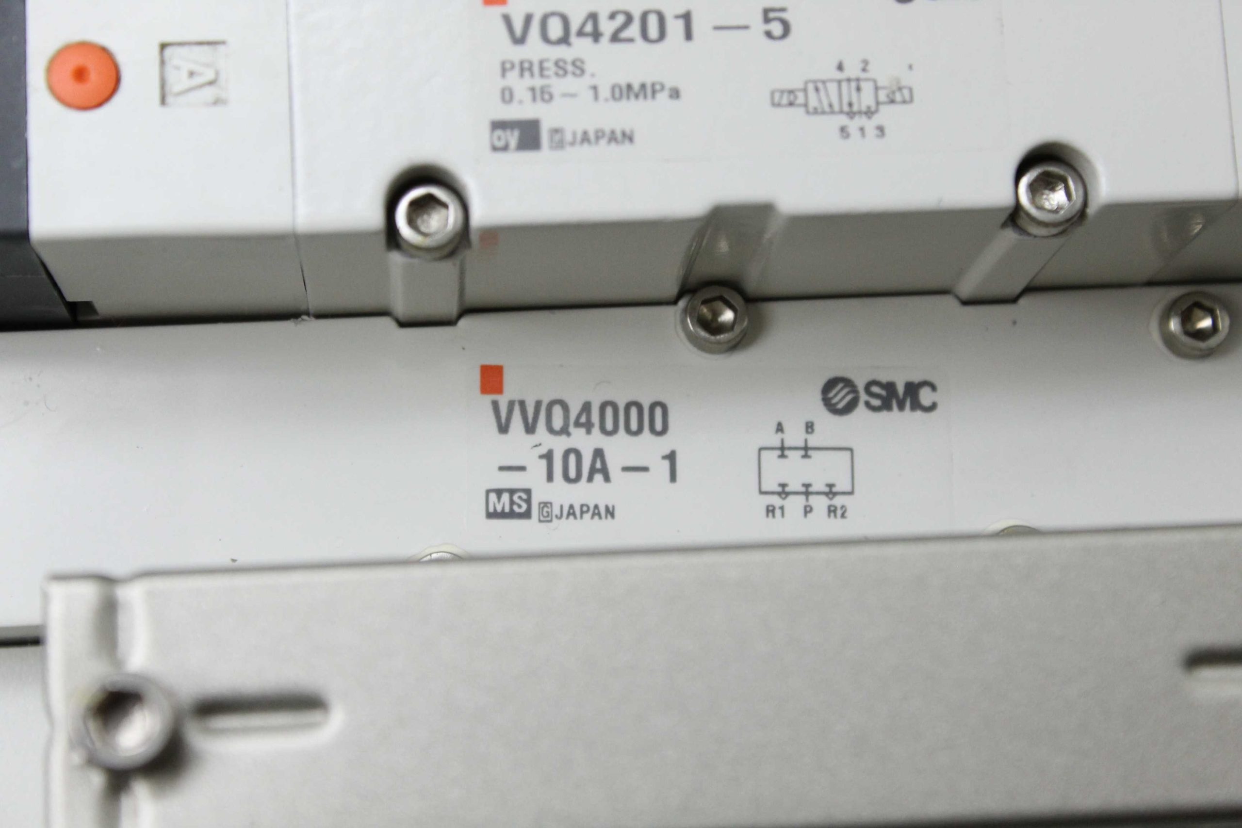 SMC Manifold Valve Assembly With (4) VQ4201-5 (1) VVQ4000-10A-1 - Used - Image 23