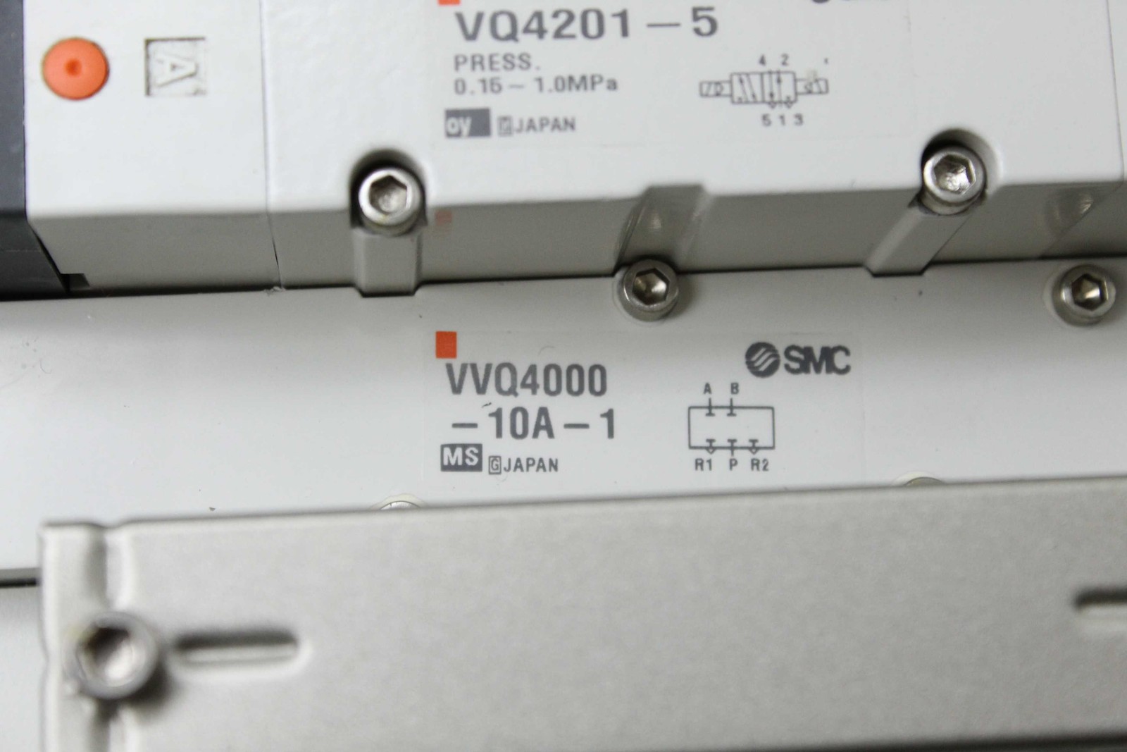 SMC Manifold Valve Assembly With (4) VQ4201-5 (1) VVQ4000-10A-1 - Used - Image 10