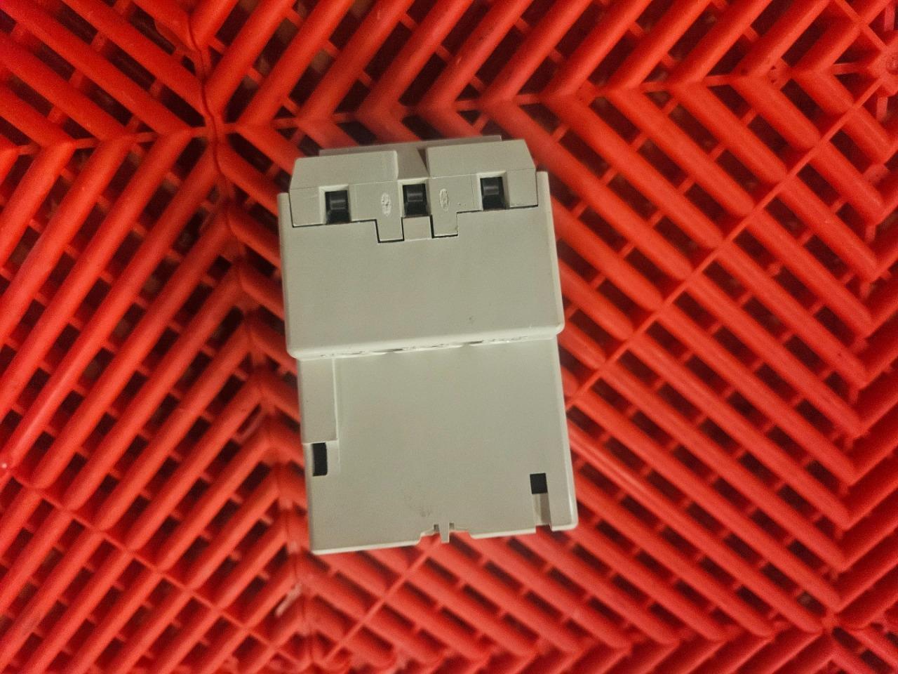 Telemecanique LB1-LC03M13 Overload Relay 6.3 - 10A Trip Current - Used - Image 11