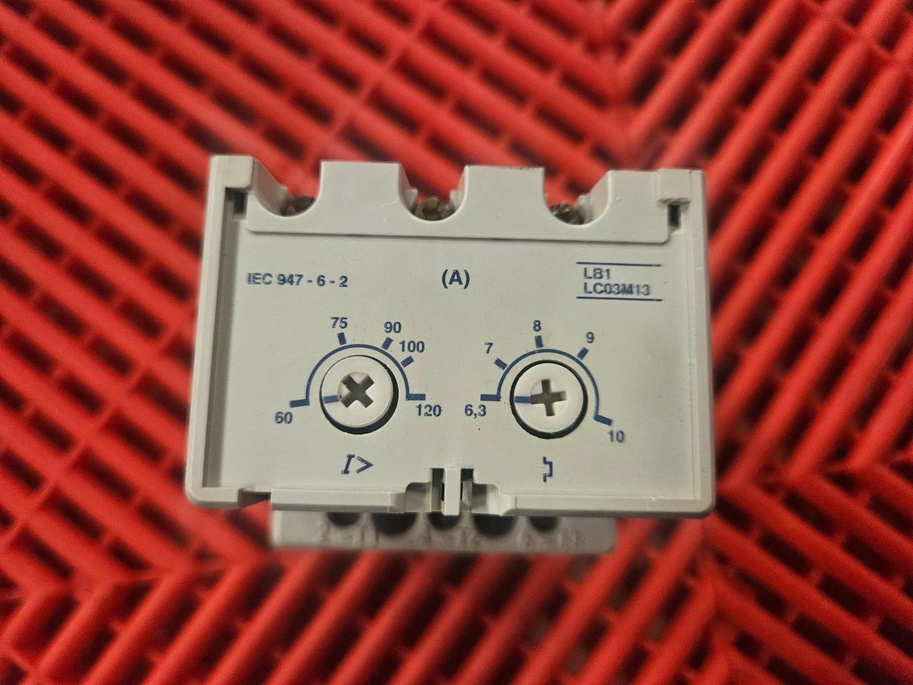 Telemecanique LB1-LC03M13 Overload Relay 6.3 - 10A Trip Current - Used