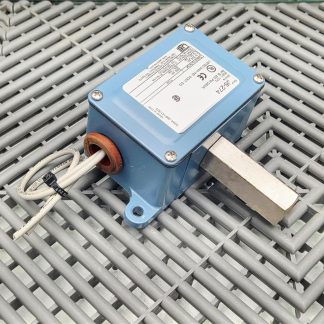 United Electric UE Pressure Switch J6-274, 0 to 300 PSI - Used