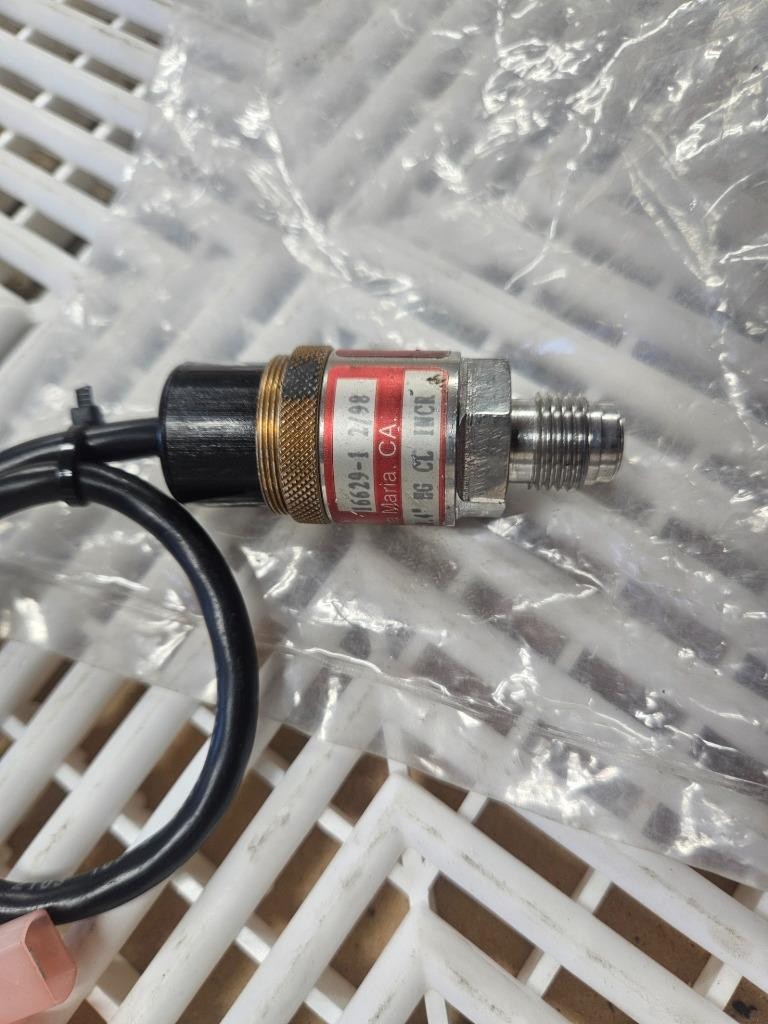 Wasco SV129-31W2A-X Adjustable Vacuum Switch 0-30" Hg / 1A / 115V AC - Used - Image 4