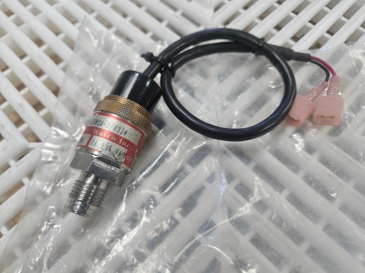 Wasco SV129-31W2A-X Adjustable Vacuum Switch 0-30" Hg / 1A / 115V AC - Used