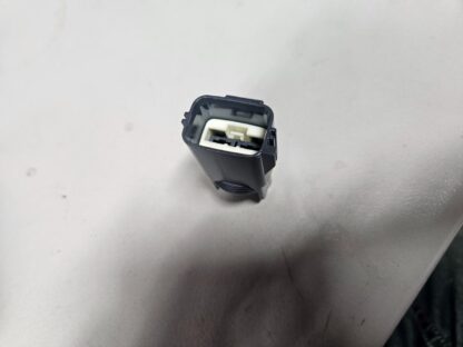 Yazaki 7282-5596-10 Two Pole Kaizen Connector 6.3mm x 0.8mm - New - Image 6